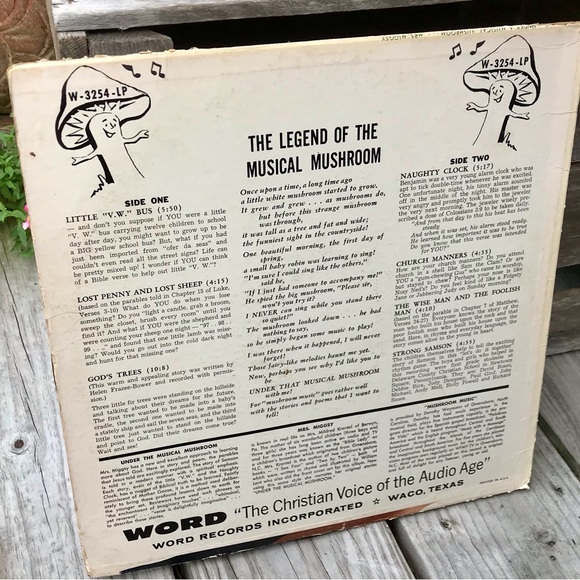 VINTAGE Childrens Vinyl Record Kids Stories Under Magic Mushroom Little VW Bus - Picture 9 of 9